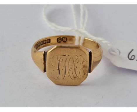 A signet ring 9ct size R  3.9 gms
