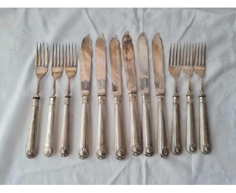 Set of six thread and shell pattern fish knives and forks, Sheffield 1911/12 by JD &amp; S