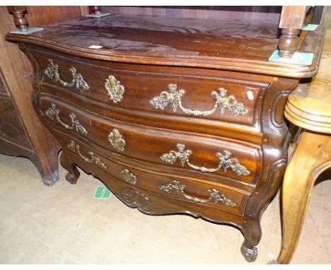 Continental mahogany serpentine front commode, with 3 long drawers, cabriole legs, width 112cm.