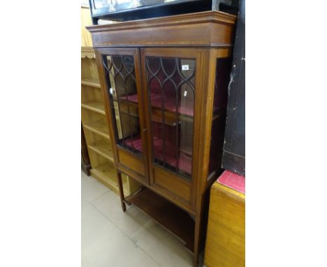 An Edwardian mahogany and satinwood inlaid display cabinet, 2 lattice glazed doors, width 94 cm