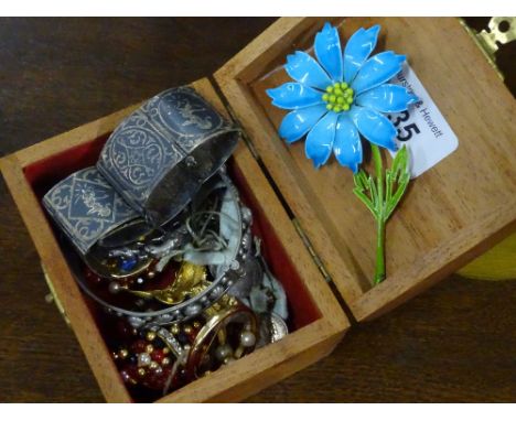 Various silver, enamel and stone set costume jewellery.