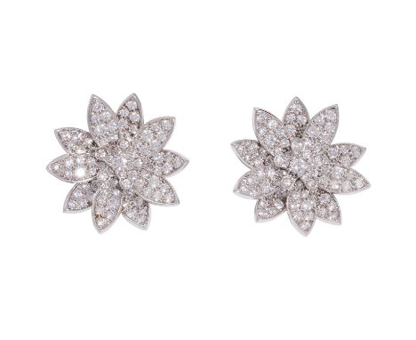 VAN CLEEF & ARPELS Ohrstecker "Lotus", mittelgroßes Modell, NP: 53.000 €, Brillanten zus. 3,29 ct, WG 18K, 15,9 gr, D: ca. 2,