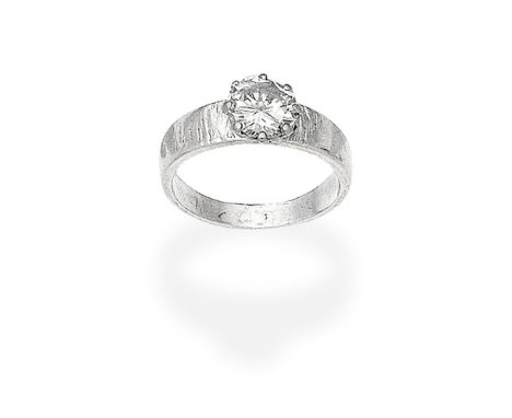 DIAMOND SINGLE-STONE RINGSet with a brilliant-cut diamond, diamond approx. 1.35cts,  ring size approx. NFor further informati