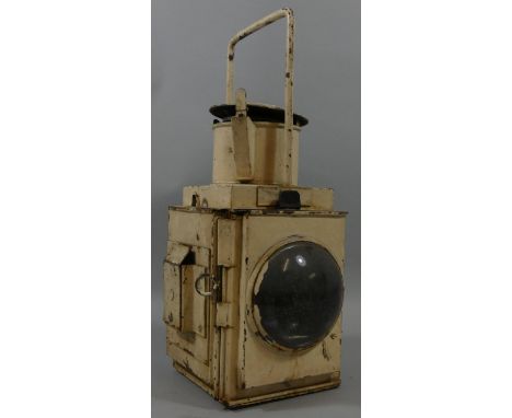 Two lamps, a BR(M) tail lamp and an unmarked side lamp (both with burners) (2). 