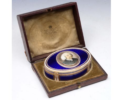 A LATE 18TH/EARLY 19TH CENTURY GOLD AND ENAMELLED SNUFF BOX, possibly Swiss or German, with maker's mark 'FJ' possibly for Fr