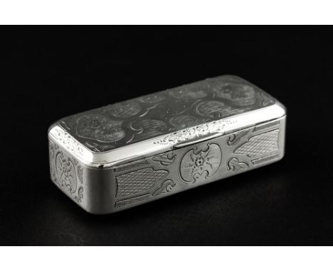 antique Belgium snuff box in marked silver of the Leopold I periodAntieke snuifdoos in massief zilver, gemerkt "1e gehalte - 