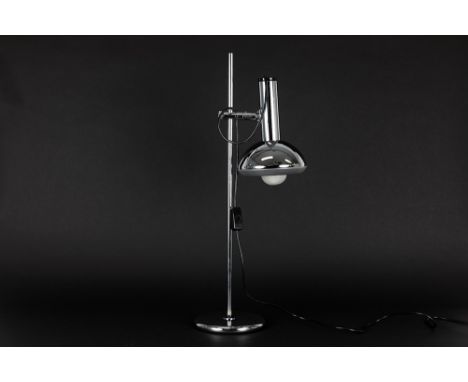 vintage desk lamp in chromed metalVintage bureaulamp met verstelbare lamp in gechromeerd metaal  -  hoogte : 71 cm  -  ca 196