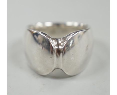 A Georg Jensen sterling ring, design no. 100, size K/L.