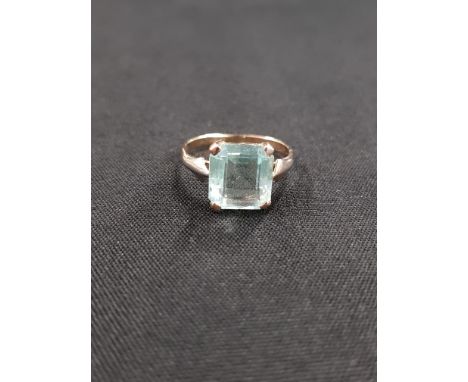 9 CARAT GOLD AND AQUA RING