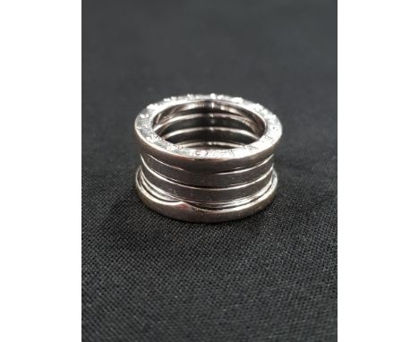 18 CARAT WHITE GOLD DESIGNER RING