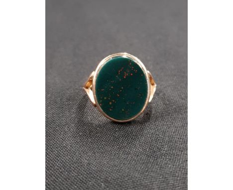 9 CARAT GOLD AND BLOODSTONE RING