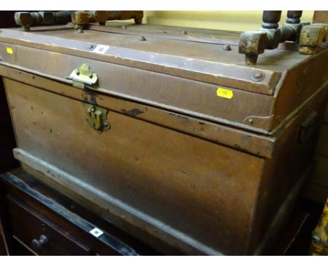 Metal trunk