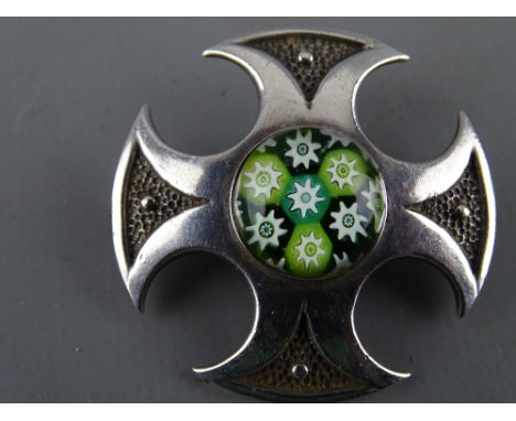 Hallmarked Scottish silver brooch with Caithness millefiori inset