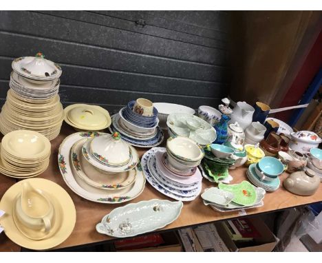 Large quantity of tea and dinner ware to include Royal Worcester Evesham, Woods Ware Jasmine, etc
