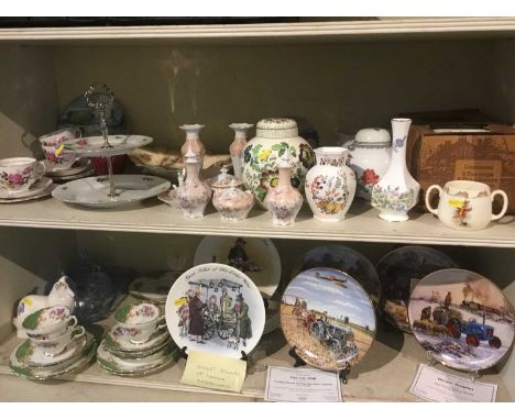 Group of ceramics to include Wedgwood plates, Royal Commoratives and other china and glassware