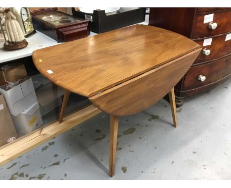 Ercol drop leaf table opening to 123cm x 113 cm