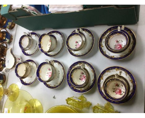 19th Century English Porcelain teaset with hand painted floral decorationCondition report: Quite a few pieces are damaged. 2 