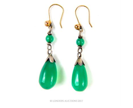 A pair of Art Nouveau green agate drop earrings, featuring yellow gold French wire fittings, a small green agate bead leading