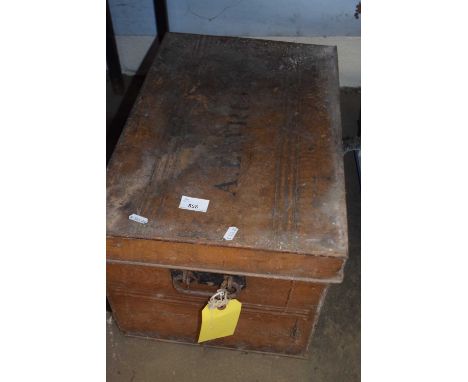 Metal trunk