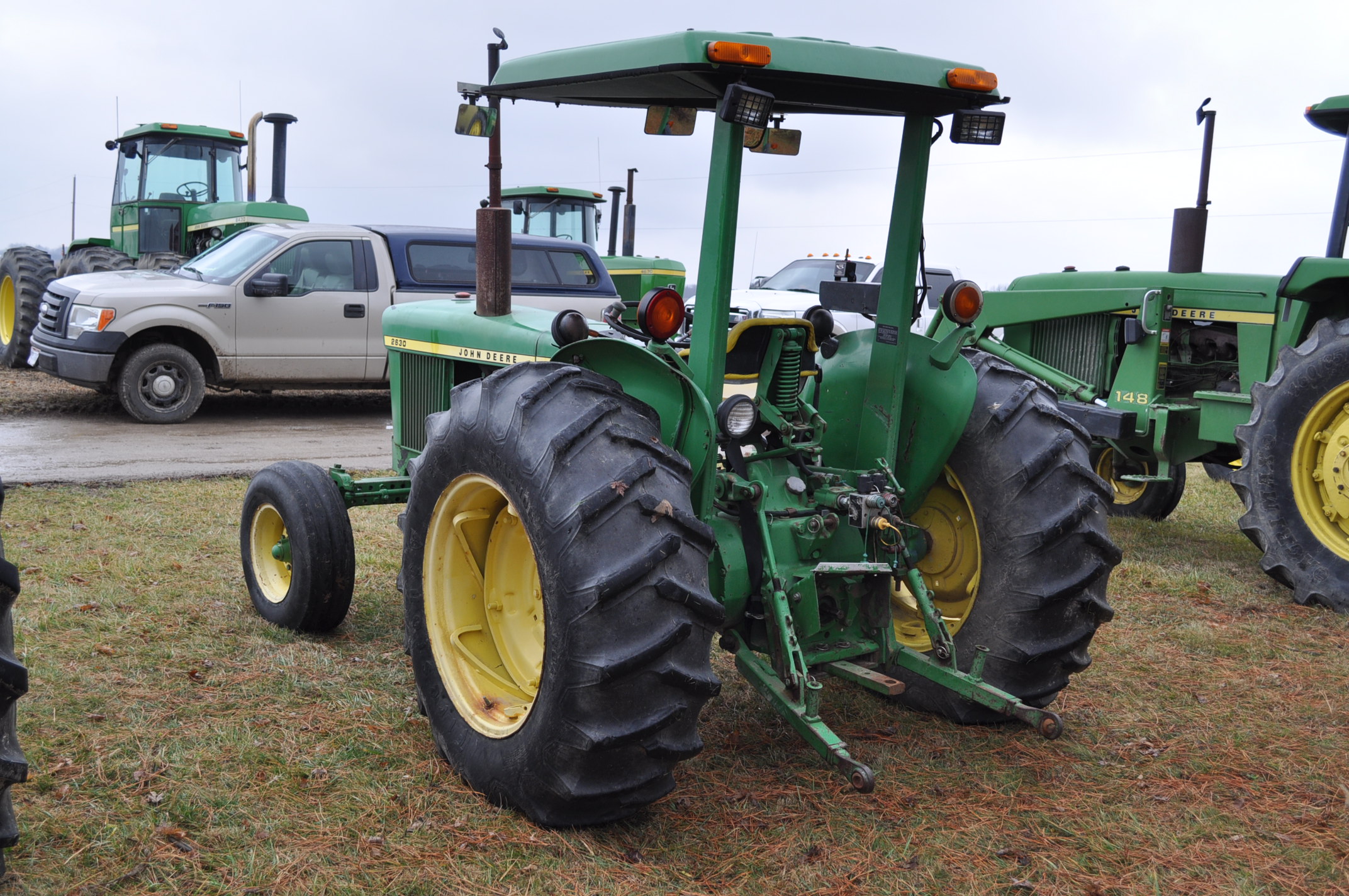 John Deere 2630 tractor, diesel, 16.928 rear, 9.515 front, 1 hyd