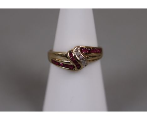 9ct gold ruby and diamond set ring - Size N 