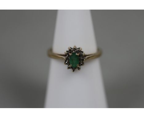 9ct gold emerald and diamond cluster ring - Size K 