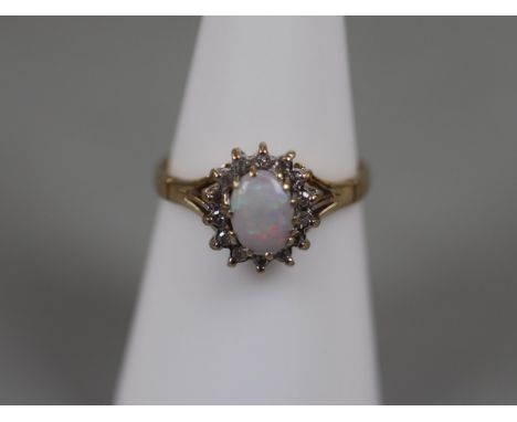 9ct gold opal and diamond cluster ring - Size M 