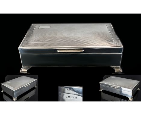 Elizabeth II - Engine Turned Solid Silver Table / Desk Top - Cigarette Box of Nice Quality and Proportions. Raised on Stepped