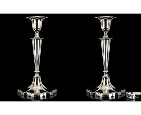 Walker and Hall - Elegant and Superb Quality Pair of Solid Silver Candlesticks with Tapering Stems on Spread Shaped Base, Ver