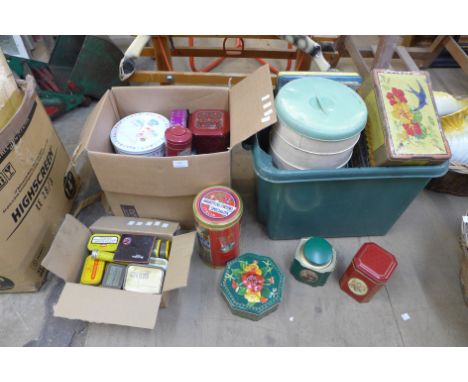 Assorted vintage advertising tins, including Manikin Cigars and tobacco tins, etc. 