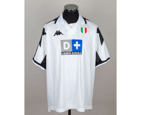 Zinedine Zidane white and black No.21 Juventus short-sleeved shirt, 1998-99, Kappa, XL, with v-neck style collar and embroide