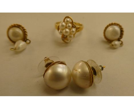Jewellery: to include an 18ct gold ring, set with seed pearls and two diamond chips&nbsp; 