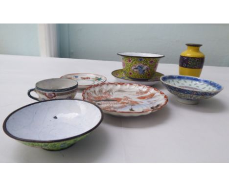 Oriental collectables: to include a mid 20thC enamel lidded bowl, on a saucer 