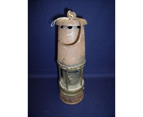 Large Wolf Safety Lamp Co WM Morris Ltd Sheffield Wolf No 7 R.M.B.S miners hand lamp 