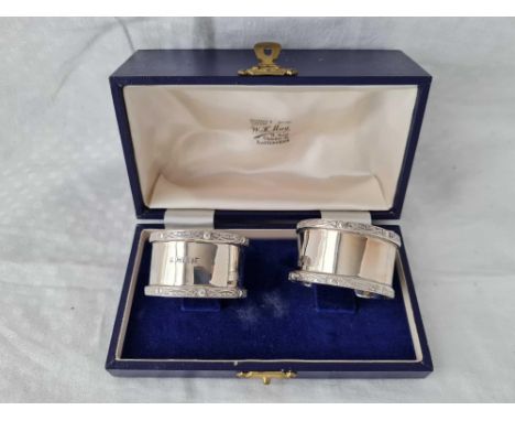 A good pair of plain napkin rings with Celtic style rims (boxed) – Birmingham 1957 – 50 g.