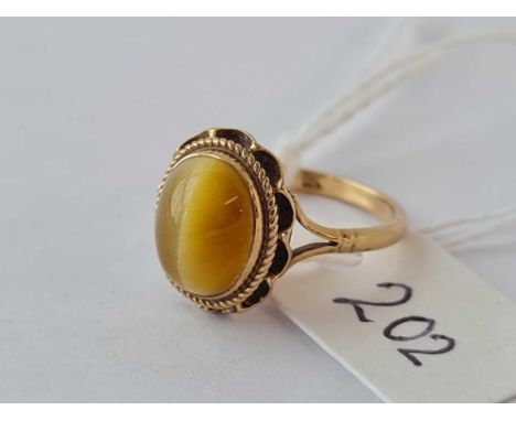 A tigers eye ring 9ct size K - 2.3 gms 