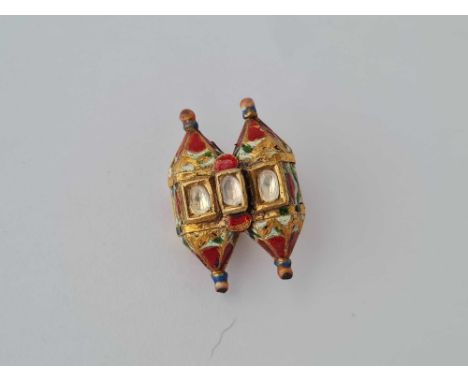 An Indian high carat and enamel brooch 8.1g inc