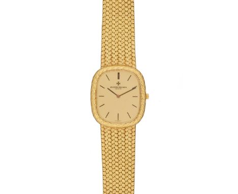 Vacheron Constantin, ref. 516521, an 18 carat gold bracelet wristwatch, no. 33006, manual wind movement, 17 jewels, adjusted 