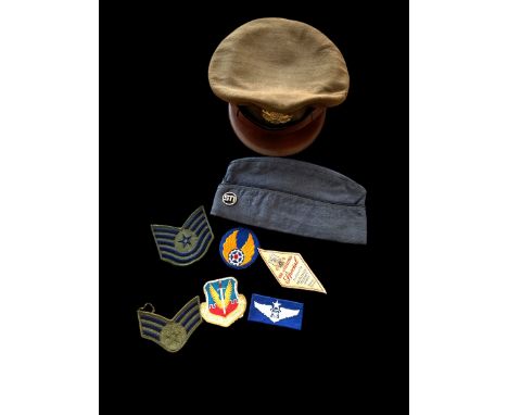Military collection USAAF Officers Visor Cap, USAAF Master Sergeant Shoulder Patch, USAAF Senior Airman Uniform Patch, USAAF 