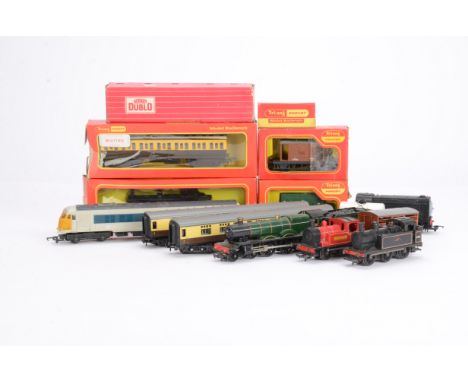 Tri-ang and Hornby Thomas Series OO Gauge Locomotives Rolling Stock and Accessories, unboxed, Tri-ang 3-Car late issue blue a