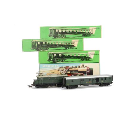 Märklin HO Gauge 3-rail Locomotives and Coaches , 3003 DB black 2-6-0 Locomotive and Tender, in original box, VG, box G, toge