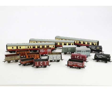 Bachmann OO Gauge Coaches and Rolling Stock, unboxed BR MK1 crimson and cream coaches (4) and various 4-wheel wagons and tank