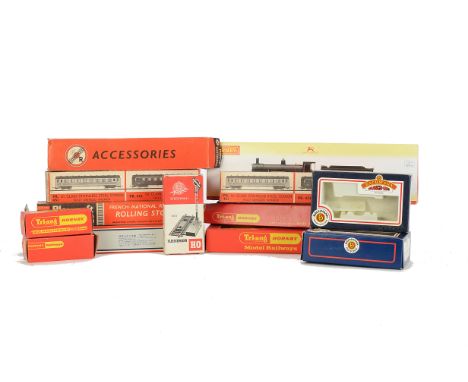 A Large Collection of EMPTY OO Gauge Train Boxes, including 22 assorted Bachmann wagon boxes, Hornby T9 locomotive box, more 