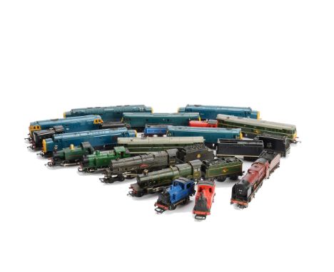 various makers OO Gauge Steam and Diesel Locomotives, Tri-ang AIA A1A in green (1), repainted blue (1), BR green 'Albert Hall