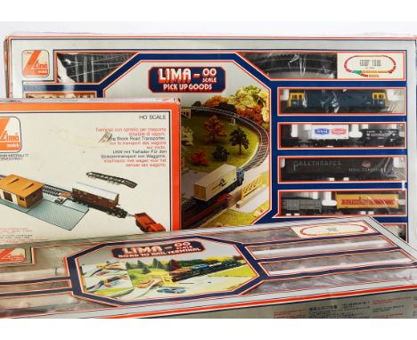 Lima OO Gauge Sets and Action Accessories, including Pick-up goods set with class 33 diesel locomotive, wagons and accessorie