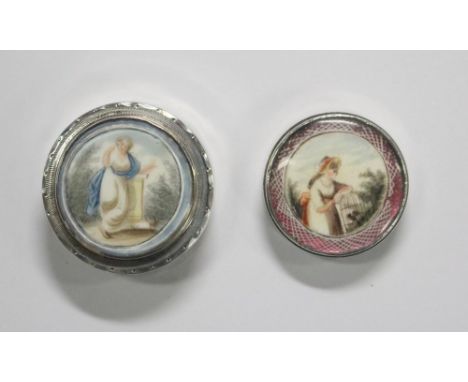 Two late 18th/early 19th century pill or patch boxes, unmarked, each circular, one partly brightcut engraved, the cover inset