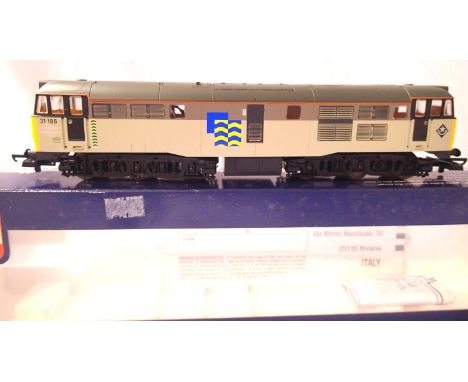 Lima Class 31, grey 31 185, very good - excellent condition, box with storage wear. P&amp;P Group 1 (£14+VAT for the first lo