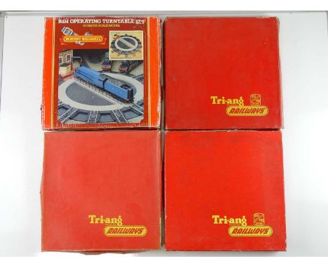 A group of TRI-ANG / HORNBY turntables together with an Operating Hopper Car set (incomplete) - F in F boxes (4)