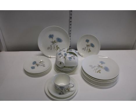 A Wedgwood tea service 'Ice Rose' 