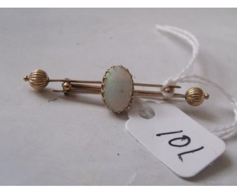 15ct gold single opal set bar brooch 4.5cm long   